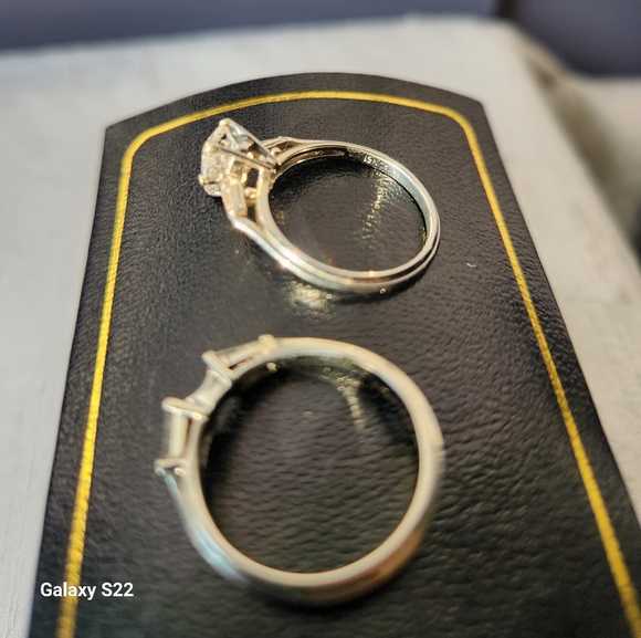 WOMENS 18K WHITE GOLD WEDDING RING SET - Picture 5 of 9